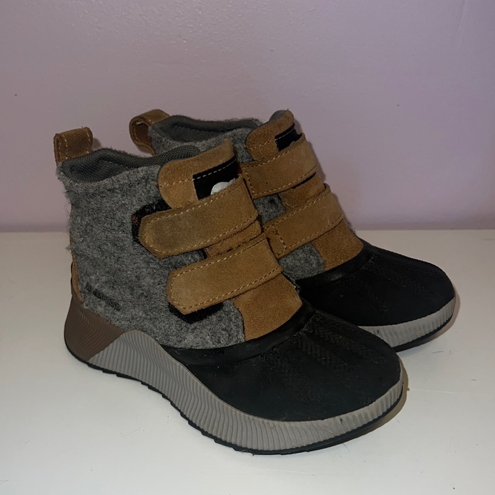 SOREL Out n About Girls Waterproof Boots